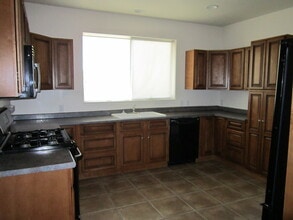 438 High St in Klamath Falls, OR - Building Photo - Building Photo