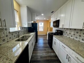 603 E Alameda St in Iowa Park, TX - Building Photo - Building Photo