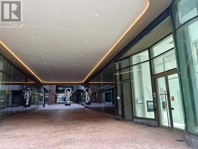 88 Queen St E in Toronto, ON - Building Photo - Building Photo