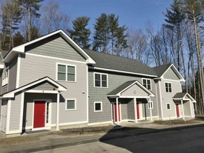 37 E Ridge Dr in Milford, NH - Building Photo - Building Photo