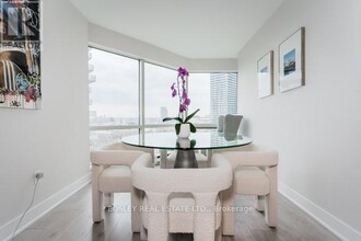 1001-1001 Bay St. in Toronto, ON - Building Photo - Building Photo