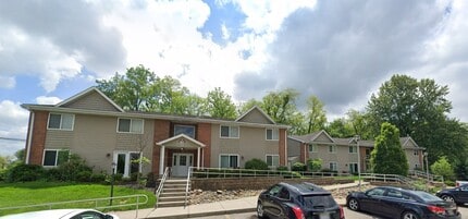 808 Treewood Dr in Hillsboro, OH - Building Photo - Building Photo