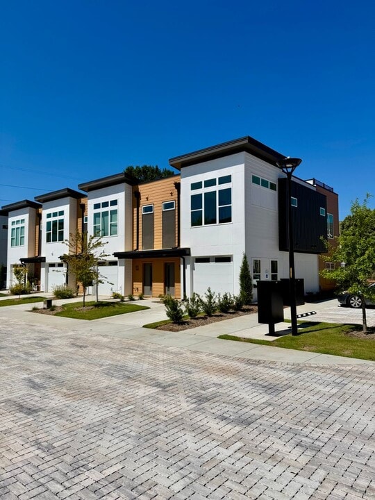 621 Walnut Hts Dr in Raleigh, NC - Building Photo