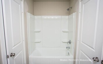 2117 N Jayton Ave in Lubbock, TX - Foto de edificio - Building Photo