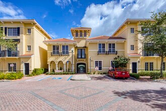 102-128 Beach Haven Ln in Tampa, FL - Building Photo - Building Photo