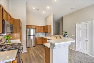1587 Rusty Ridge Ln in Henderson, NV - Foto de edificio - Building Photo
