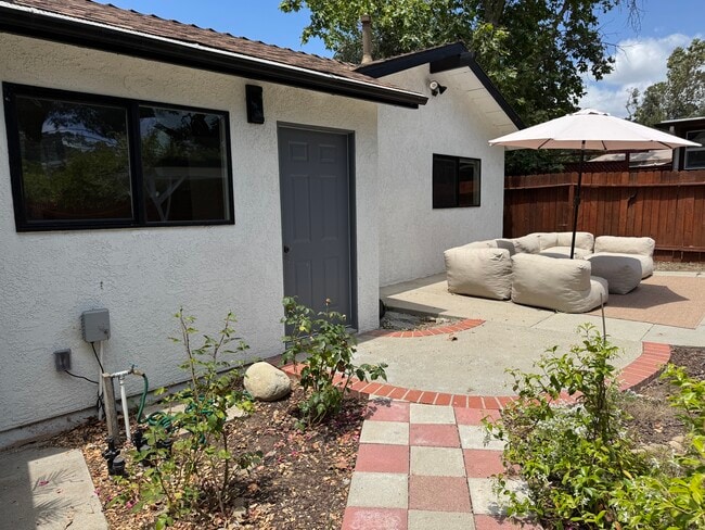 385 Burnham Rd, Unit 385 Burnham ADU