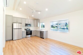 8326 Beckford Ave in Los Angeles, CA - Building Photo - Building Photo