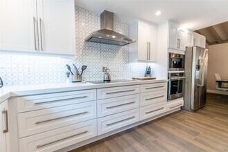 2275 SW 44th St in Fort Lauderdale, FL - Building Photo - Building Photo