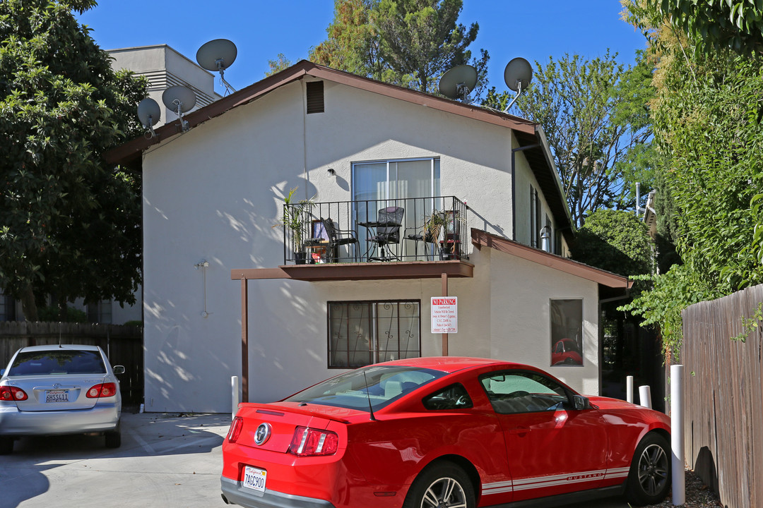 S Street in Sacramento, CA - Building Photo