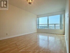 38 Lee Centre Dr in Toronto, ON - Building Photo - Building Photo