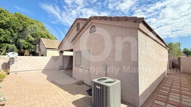 3237 E Maldonado Dr in Phoenix, AZ - Building Photo - Building Photo