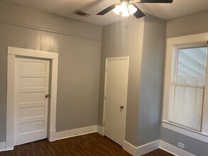 1105 Essex St in San Antonio, TX - Building Photo - Building Photo