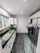 2125 Carmona Ave, Unit 12 in Los Angeles, CA - Building Photo - Building Photo