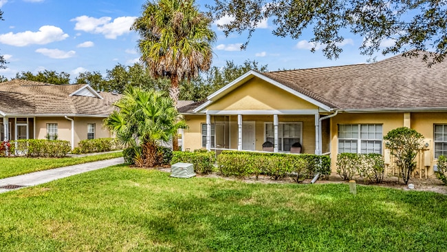 property at 1647 Red Oak Ln