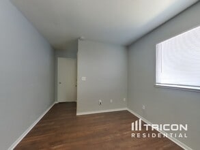 700 Mamilane in Modesto, CA - Building Photo - Building Photo