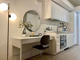 1406 Rue Ste-Élisabeth in Montréal, QC - Building Photo