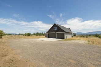 25066 N Old Hwy 95 in Athol, ID - Building Photo - Building Photo