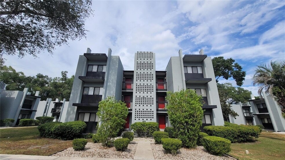 415 NW 39th Rd, Unit E in Gainesville, FL - Building Photo