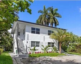 7836 NE Bayshore Ct, Unit 7836 in Miami, FL - Building Photo - Building Photo