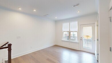 1457 Briar Creek Rd in Charlotte, NC - Building Photo - Building Photo