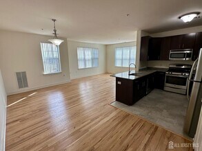 101 Roosevelt Ave in Carteret, NJ - Building Photo - Building Photo