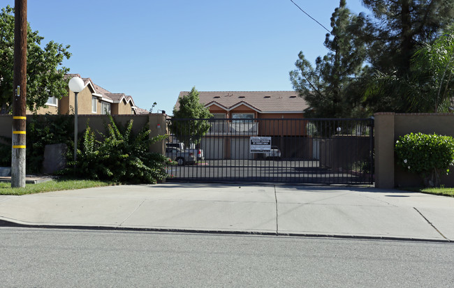 Maple Gardens in Fontana, CA - Building Photo - Building Photo