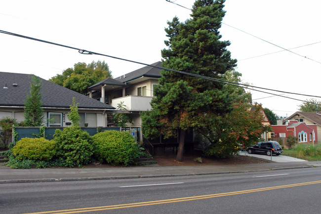 1423-1437 NE 47th Ave in Portland, OR - Building Photo - Building Photo