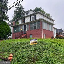 6401 Clearspring Rd in Baltimore, MD - Building Photo