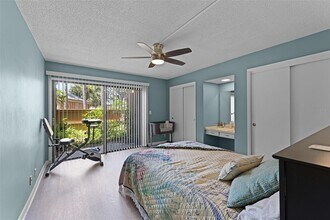 260 Crown Oaks Way in Longwood, FL - Building Photo - Building Photo