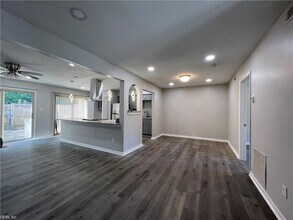 5025 Eaton Ct in Virginia Beach, VA - Building Photo - Building Photo