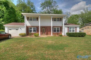 3716 NW Jamestown Dr in Huntsville, AL - Building Photo
