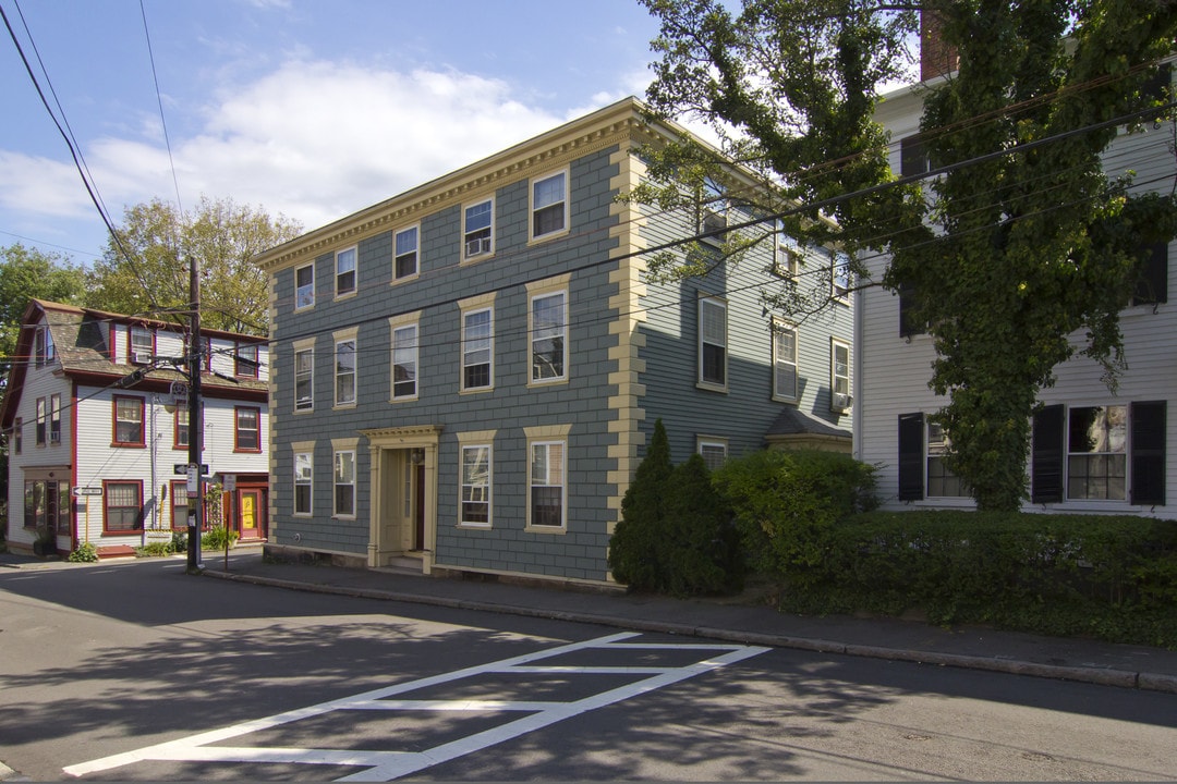 52 Washington St in Marblehead, MA - Building Photo