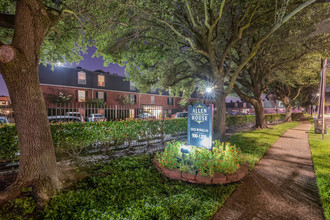 Allen House Apartments in Houston, TX - Building Photo - Building Photo