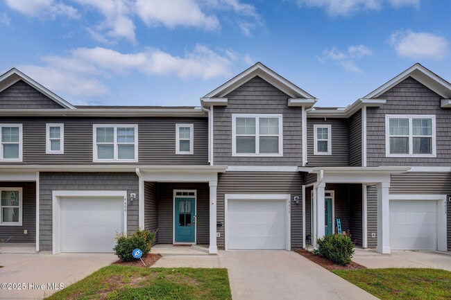 property at 4613 Wildaire Ln