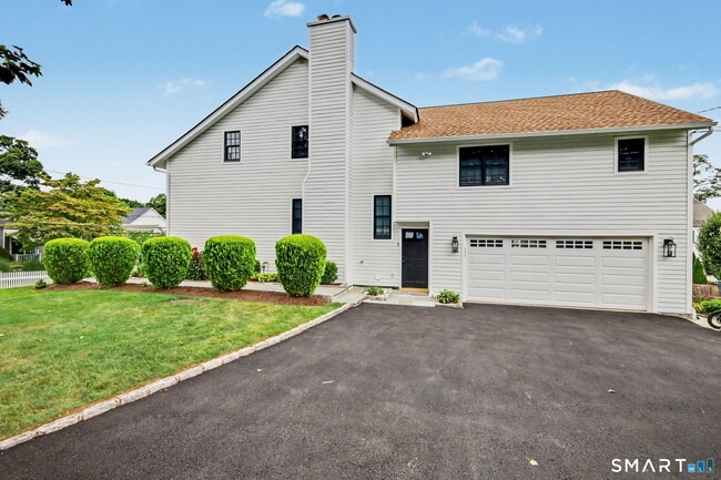 property at 15 Linden Pl