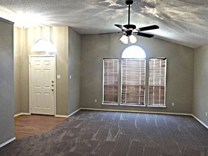 5713 Stone Meadow Ln in Fort Worth, TX - Building Photo - Building Photo