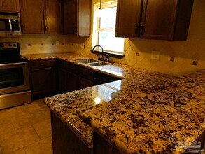 212 Charleston Dr in Pensacola, FL - Building Photo - Building Photo