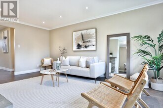 12 Firthway Ct in Toronto, ON - Building Photo - Building Photo
