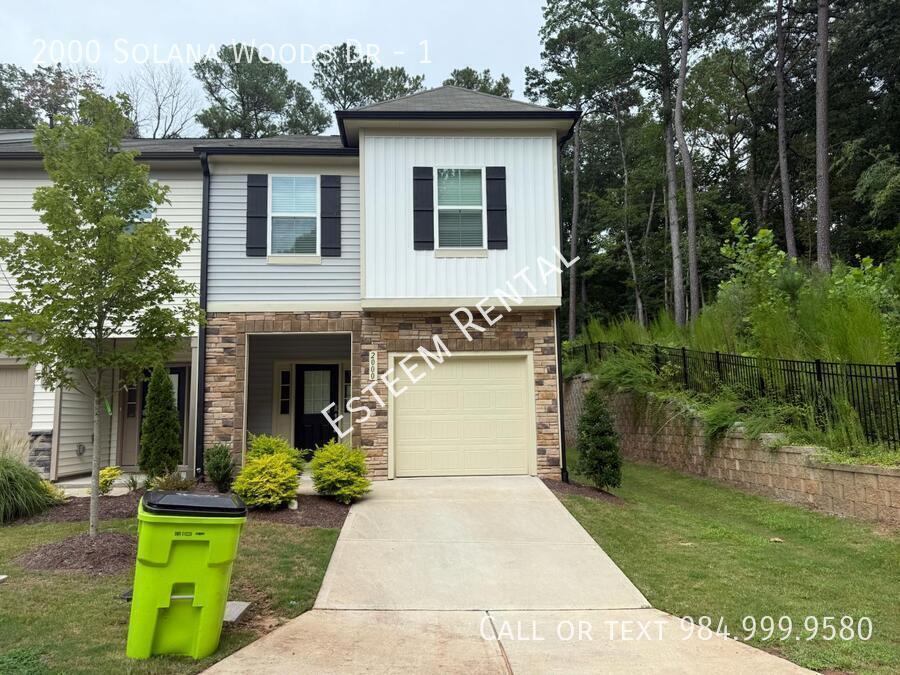 2000 Solana Wds Dr in Durham, NC - Foto de edificio