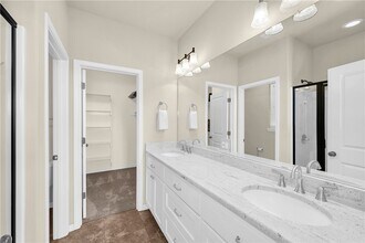 442 SW Glover St in Bentonville, AR - Building Photo - Building Photo