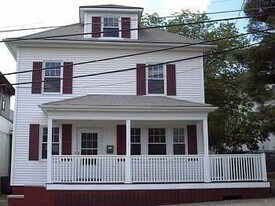 8 Mt Pleasant Ave in Providence, RI - Building Photo