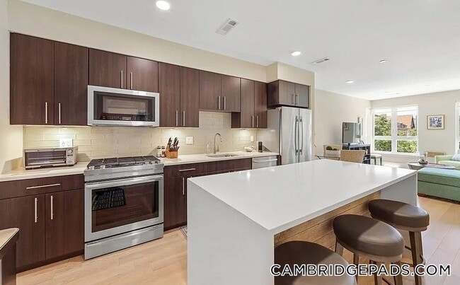 1975 Massachusetts Ave in Cambridge, MA - Building Photo - Building Photo