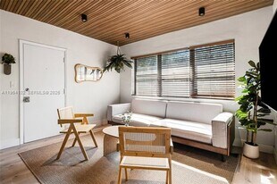 1275 Marseille Dr in Miami Beach, FL - Building Photo