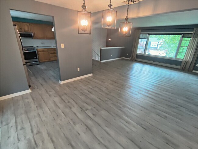 4244 Emerson Pl in Vestal, NY - Building Photo - Building Photo