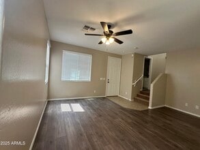 7113 S 7th Ln in Phoenix, AZ - Foto de edificio - Building Photo