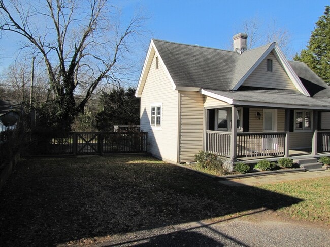 17 Hatch St in Greenville, SC - Building Photo - Building Photo