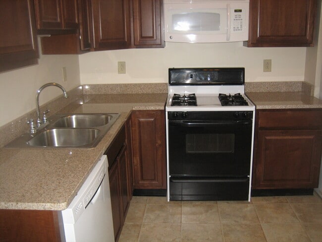 142 S Bryant Ave, Unit 2 in Bellevue, PA - Foto de edificio - Building Photo