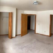 4939 Coventry Ct, Unit #8 in Eau Claire, WI - Foto de edificio - Building Photo