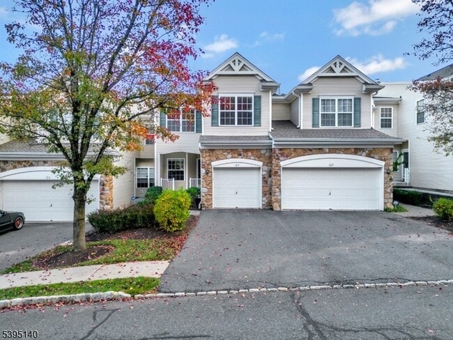 105 Wallace Ct in Dunellen, NJ - Building Photo - Building Photo